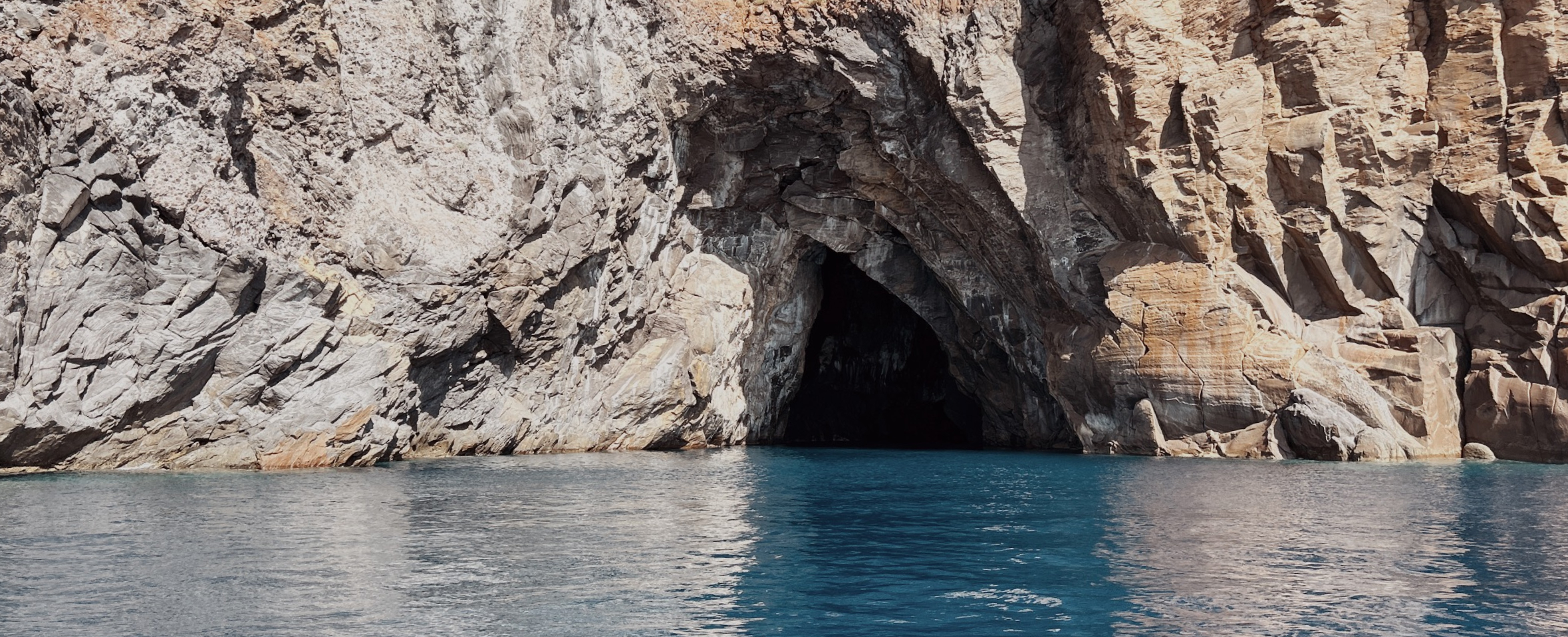 Grotta di Cavallo - Vulcano - Isole Eolie